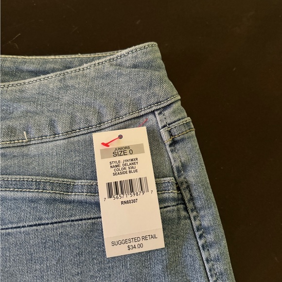 Unionbay Jean Shorts. - Picture 2 of 4